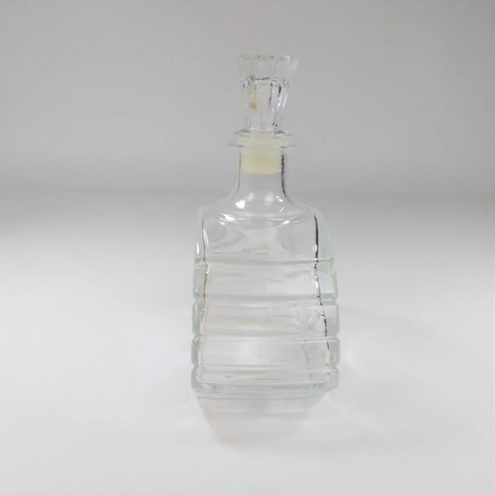 N/A glass decanter